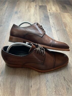 Johnston & Murphy Men's Brown Leather Cap-Toe Oxford Dress Shoes. MADE IN ITALY